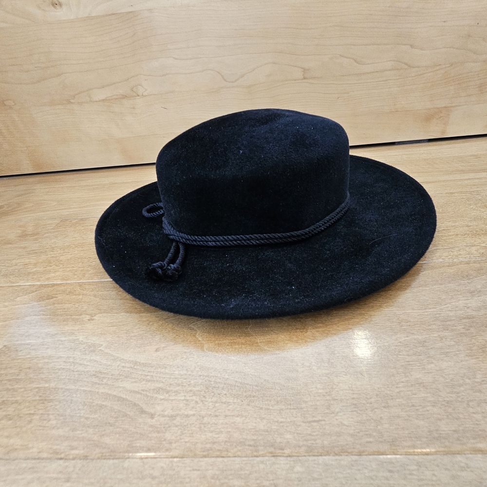 Yestadt millinery Felt Hat
